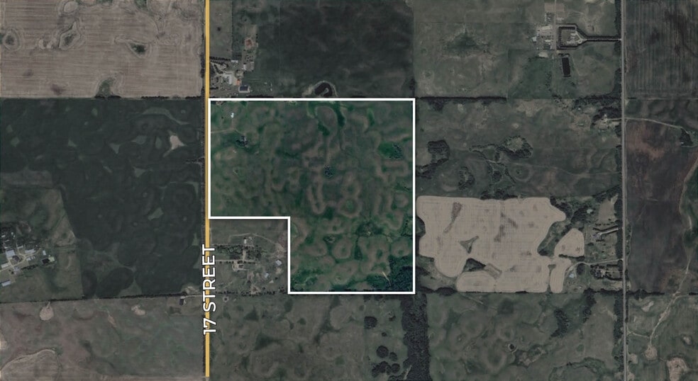 5835 17 St SW, Edmonton, AB for sale - Primary Photo - Image 1 of 2