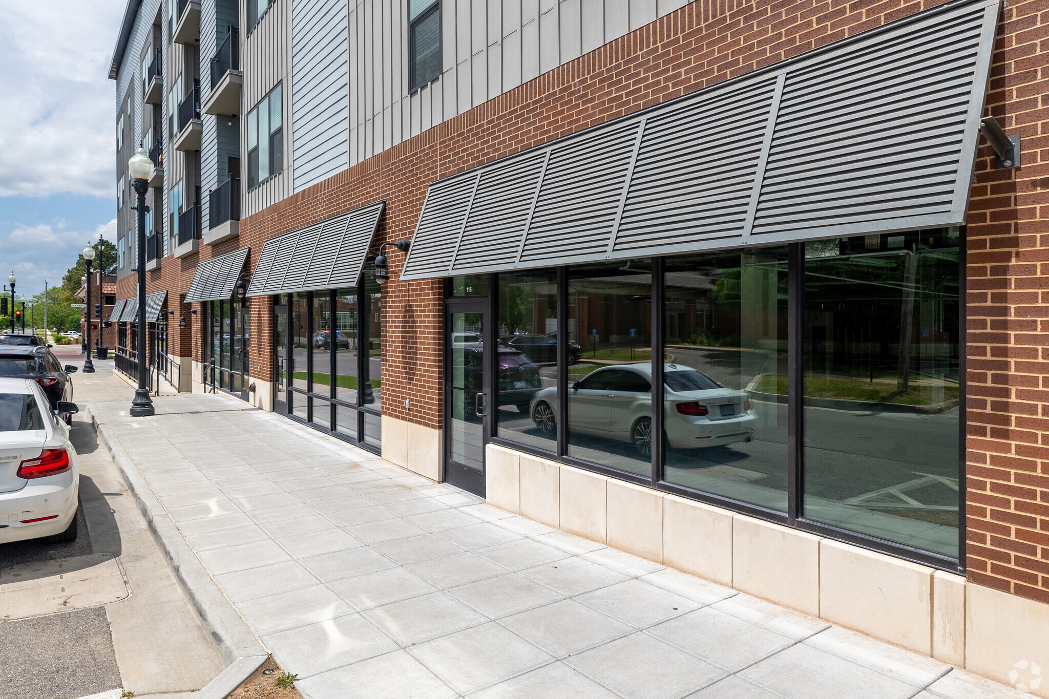 305 N Main St, Broken Arrow, OK for lease Interior Photo- Image 1 of 3