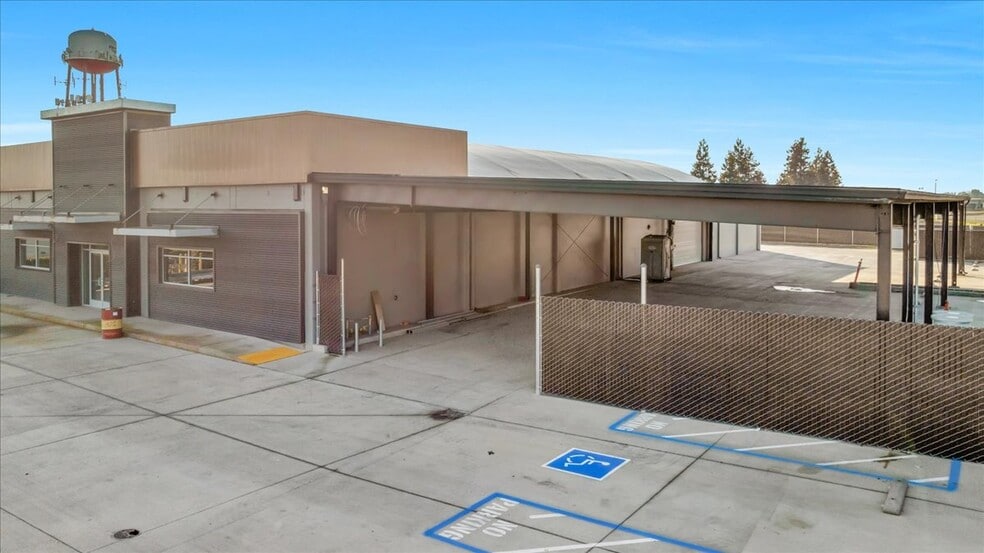 10417 W Goshen Ave, Visalia, CA for sale - Building Photo - Image 3 of 22