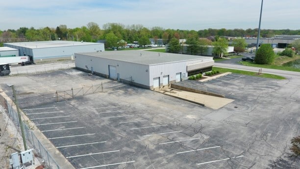 320 Transfer Dr, Indianapolis, IN for lease - Building Photo - Image 2 of 10