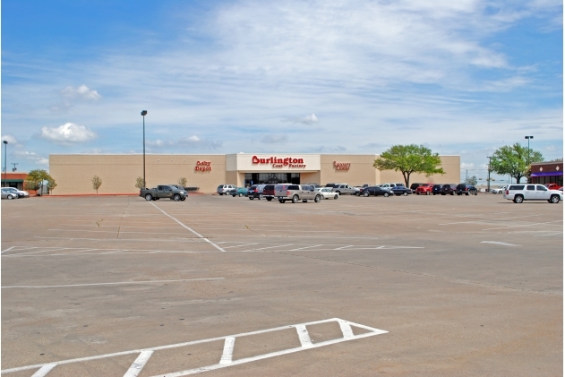 5000-5050 W Waco Dr, Waco, TX for lease - Building Photo - Image 3 of 6