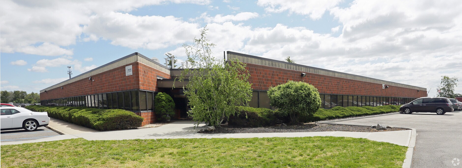 95 Horseblock Rd, Yaphank, NY 11980