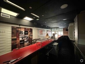 Retail in Cuenca, Cuenca for lease Interior Photo- Image 2 of 6