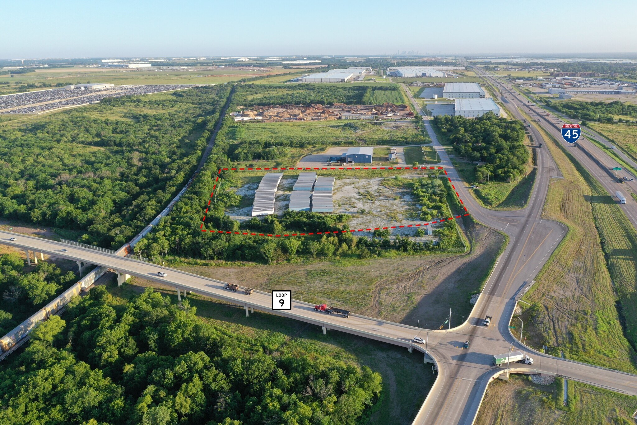 102 Miller Ferry Rd, Wilmer, TX for sale Primary Photo- Image 1 of 1