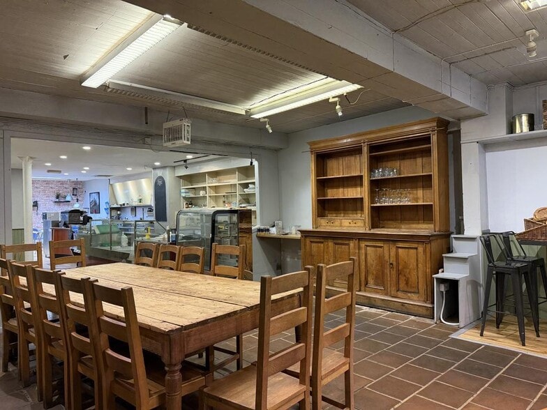 81 Port St, Stirling for lease - Building Photo - Image 3 of 6