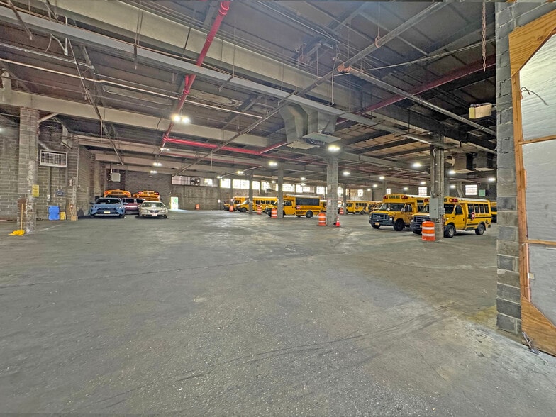 812 Snediker Ave, Brooklyn, NY for lease - Building Photo - Image 3 of 3