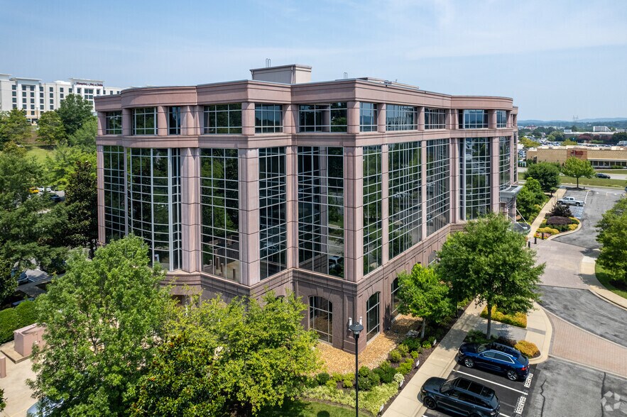 2030 Hamilton Place Blvd, Chattanooga, TN 37421 CBL Center