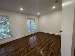 4251 University Blvd, Jacksonville, FL for lease Interior Photo- Image 2 of 8