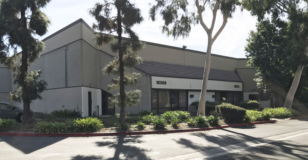 16306-16326 Bloomfield Ave, Cerritos, CA for lease - Building Photo - Image 1 of 12