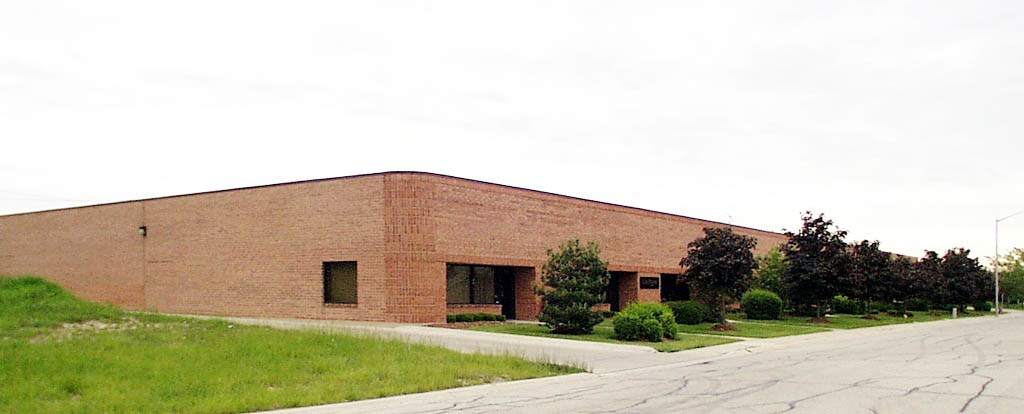 636 Pratt Ave N, Schaumburg, IL for sale Primary Photo- Image 1 of 1