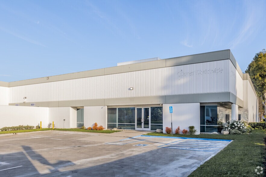 2301 Raymer Ave, Fullerton, CA for lease - Building Photo - Image 1 of 8