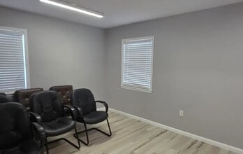 7714 Massachusetts Ave, New Port Richey, FL for lease Interior Photo- Image 2 of 5