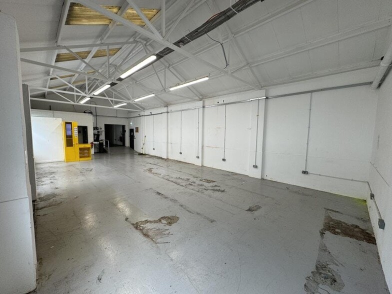 Brook Ln N, Brentford for lease - Building Photo - Image 3 of 26