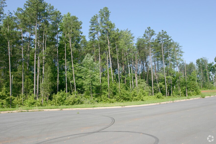 2 Jomac Dr, Mint Hill, NC for sale - Image 1 of 3