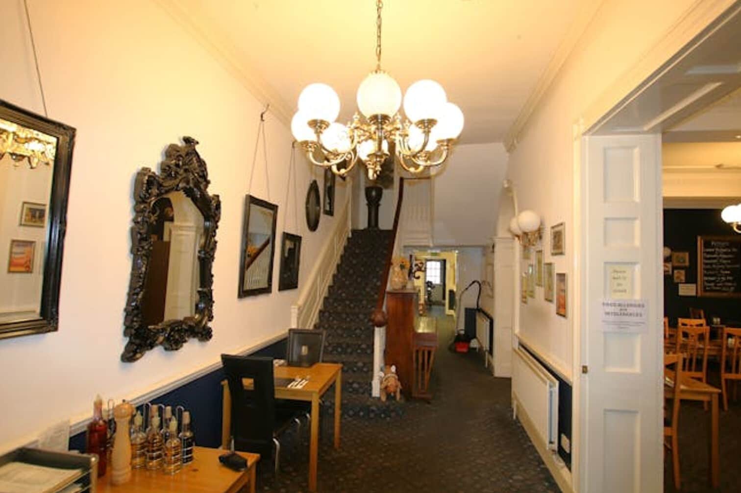 87 High St, Poole for lease Interior Photo- Image 1 of 3