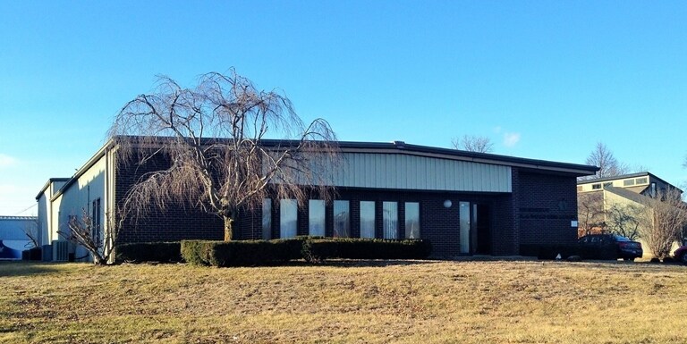 3620 Commerce Dr, Columbus, IN for sale - Primary Photo - Image 1 of 1