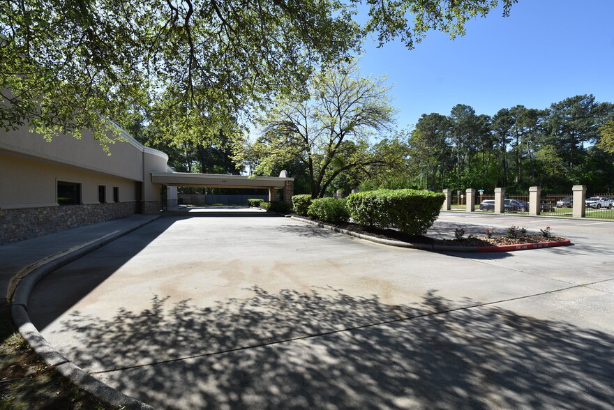 17810 Spring Creek Forest Dr, Spring, TX for lease - Building Photo - Image 1 of 30