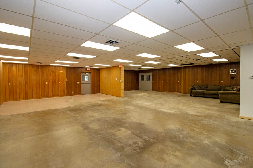 390 E Wood St, Shreve, OH for lease - Building Photo - Image 3 of 22