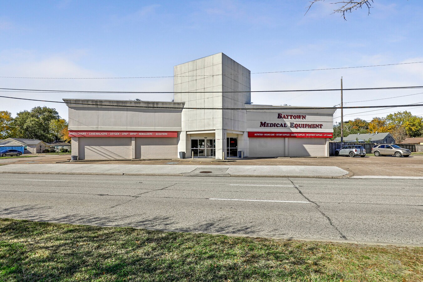 1715 N Alexander Dr, Baytown, TX 77520