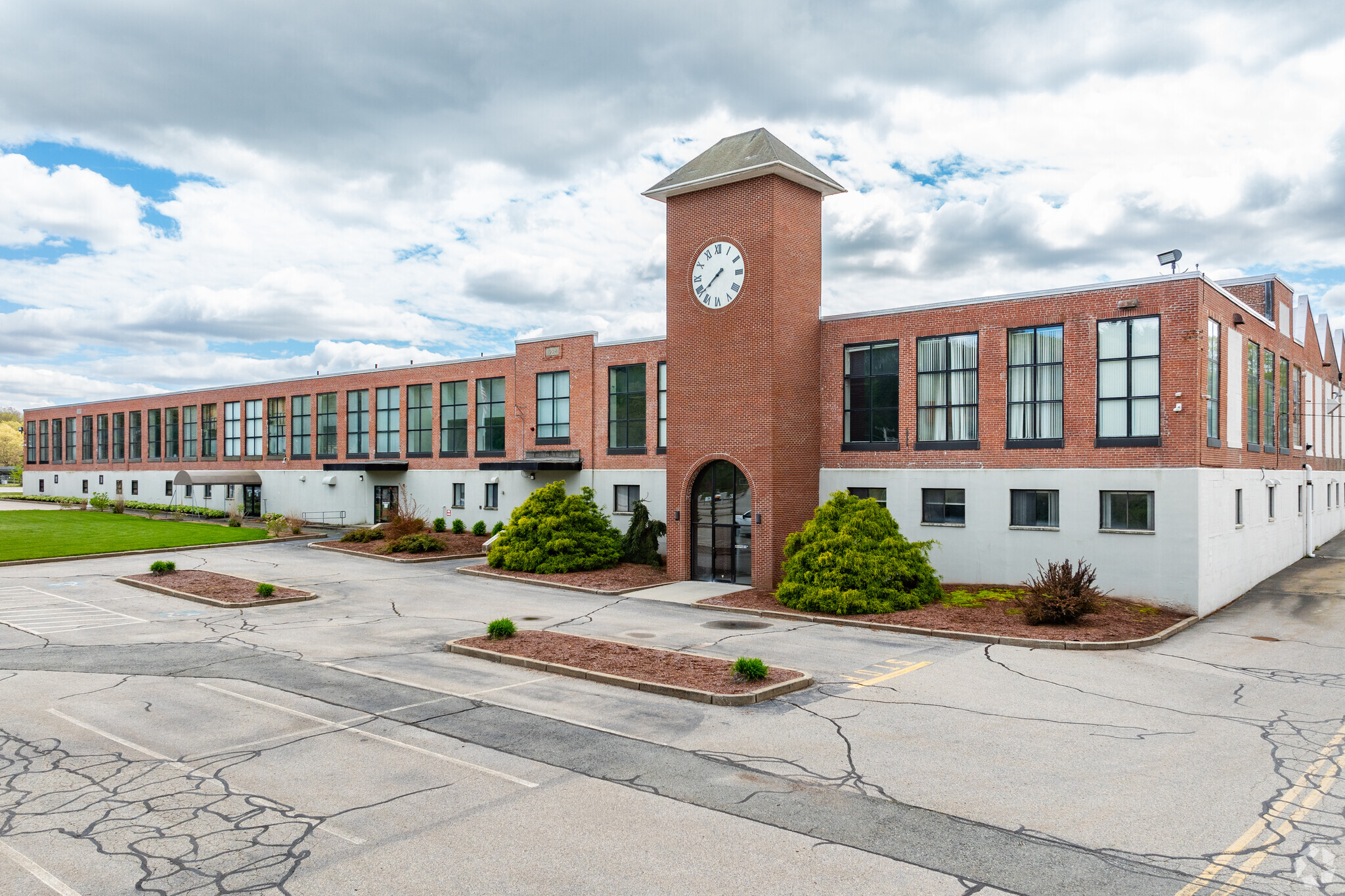 582 Great Rd, North Smithfield, RI for lease Building Photo- Image 1 of 11