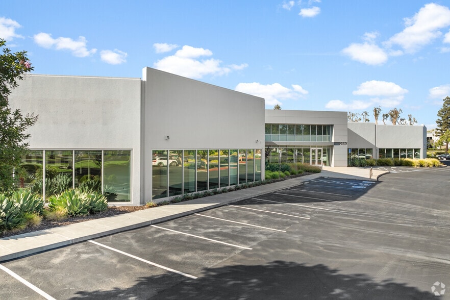 2580-2584 Junction Ave, San Jose, CA for lease - Building Photo - Image 3 of 9