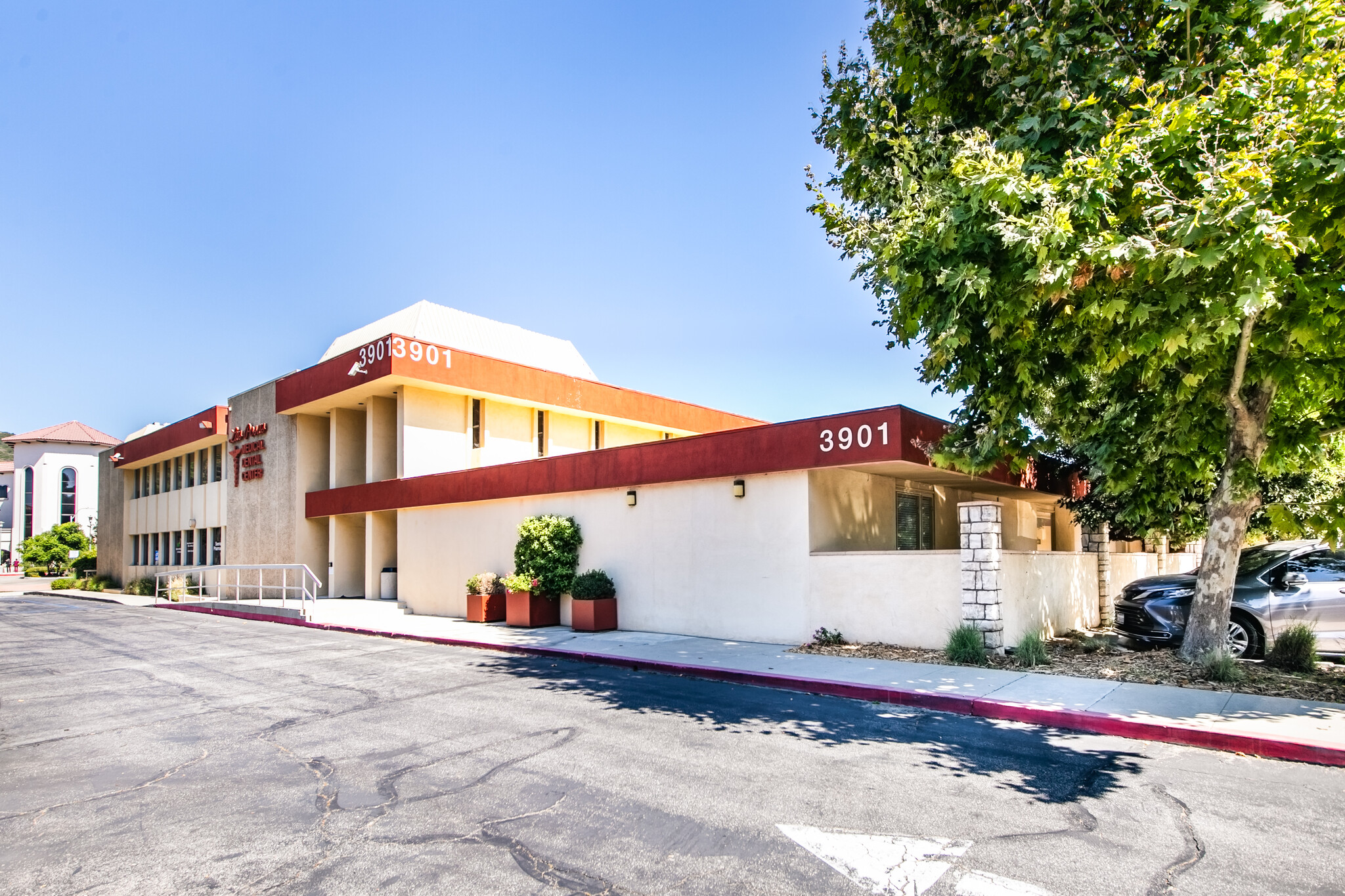 3901 Las Posas Rd, Camarillo, CA for sale Building Photo- Image 1 of 9