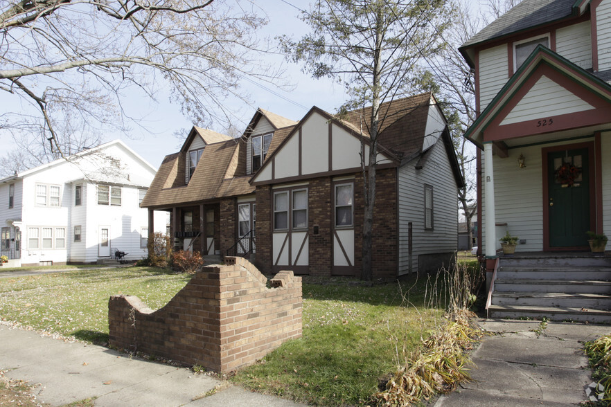 731Village/319Dutton/922Park/521Pearl portfolio of 4 properties for sale on LoopNet.com - Primary Photo - Image 2 of 2