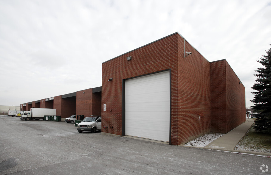 270 Pennsylvania Ave, Vaughan, ON for sale - Building Photo - Image 2 of 6