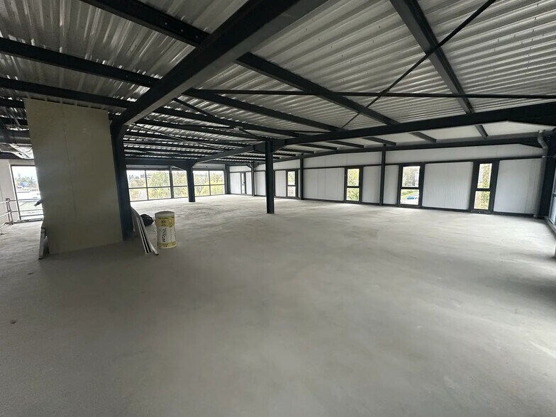 334 Chemin De Champivost, Limonest for lease - Interior Photo - Image 3 of 6