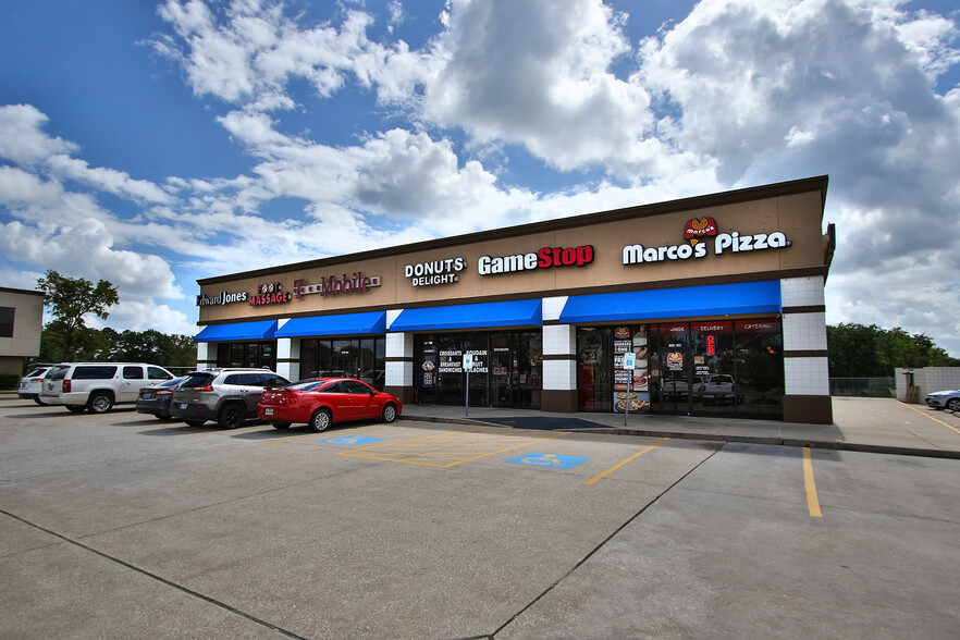 1510 Broadway St, Pearland, TX for lease - Building Photo - Image 3 of 6