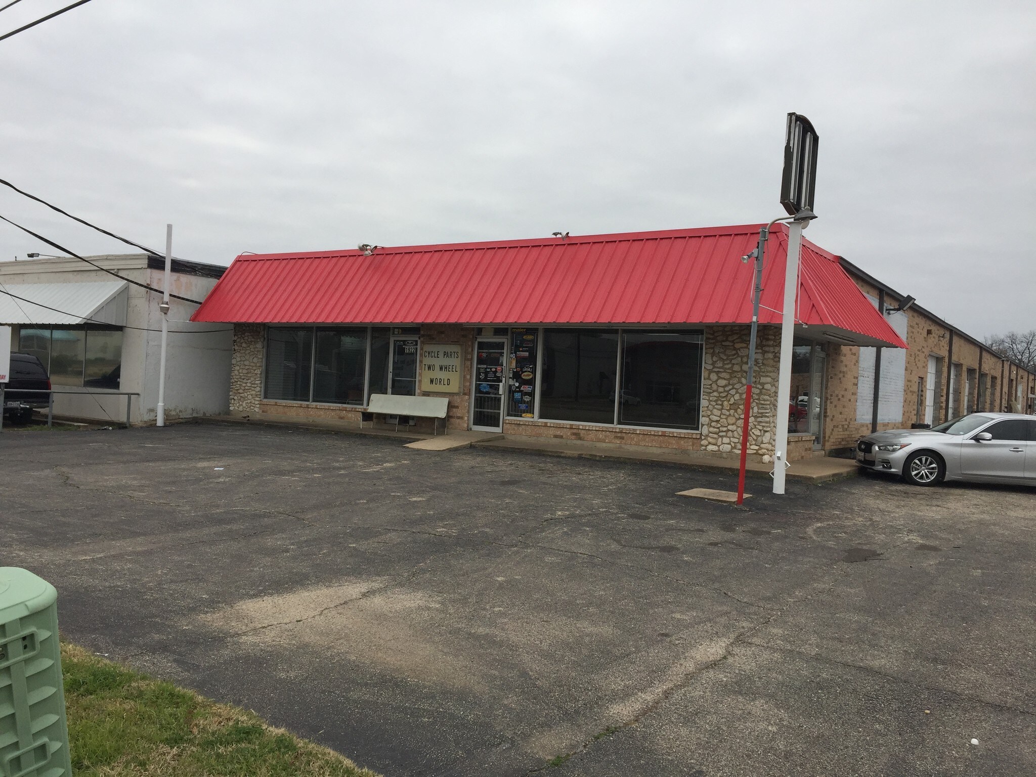 1922 W Pioneer Pky, Pantego, TX for sale Building Photo- Image 1 of 1