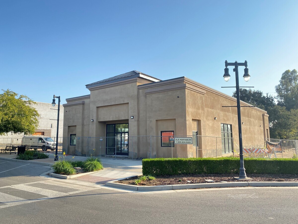 6800 3rd St, Riverbank, CA 95367