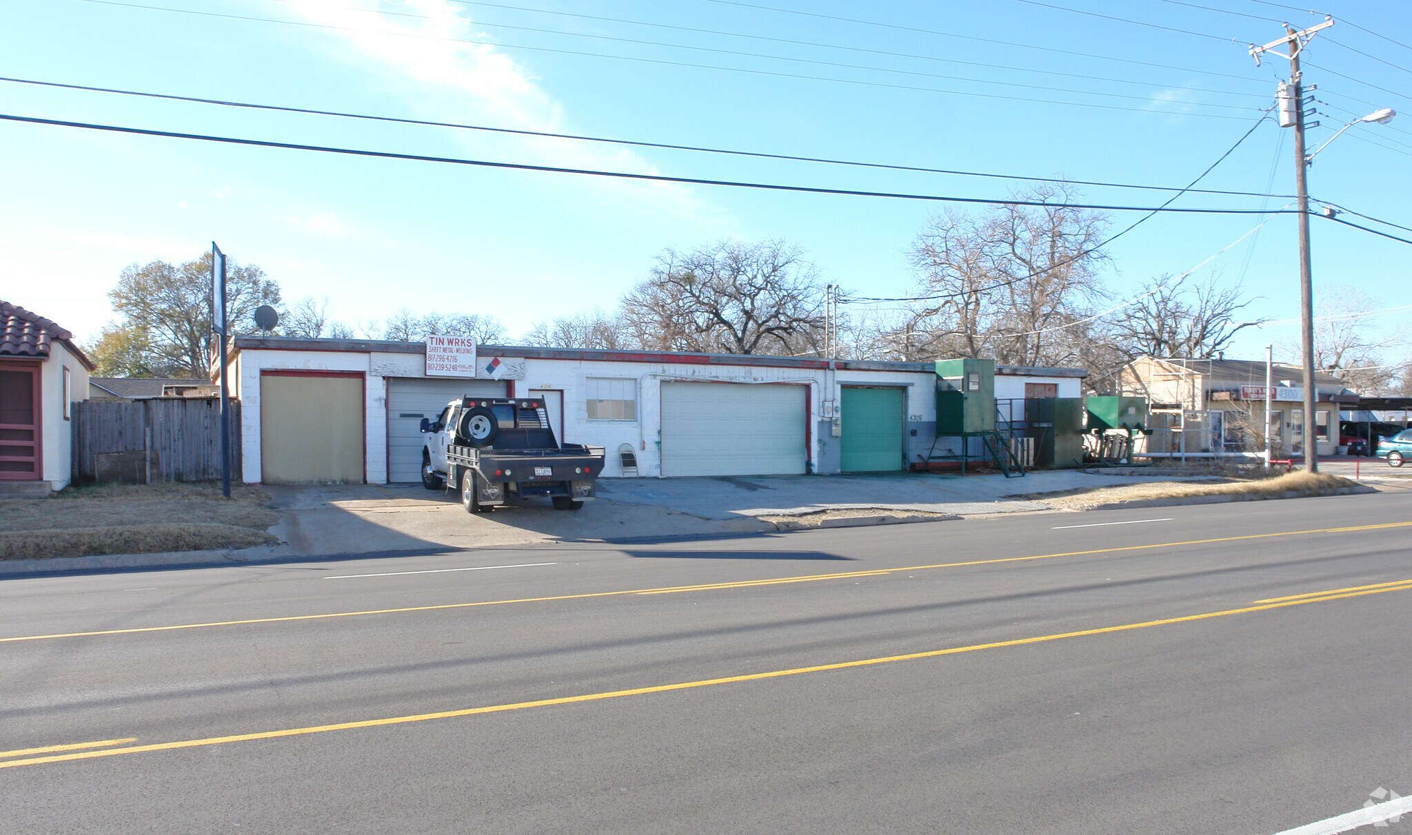 4306-4308 NE 28th St, Haltom City, TX for sale Primary Photo- Image 1 of 1