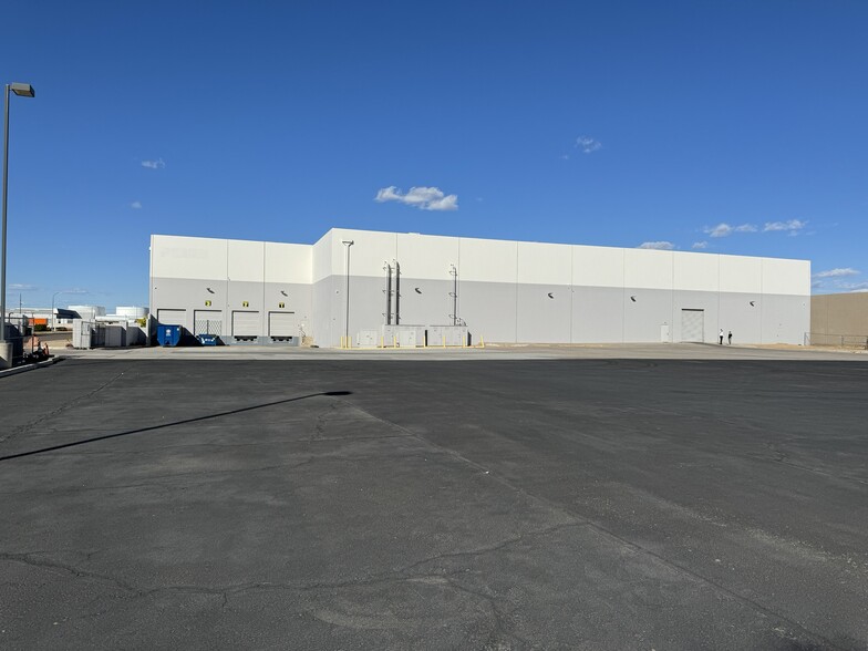 601 S 55th Ave, Phoenix, AZ for lease - Building Photo - Image 3 of 7