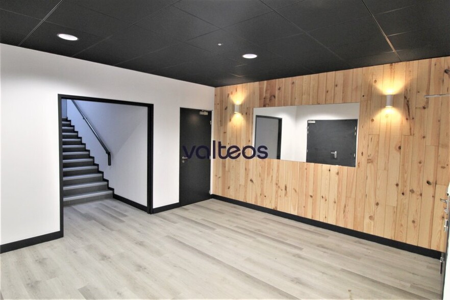 45 Rue Garance, Labège for lease - Interior Photo - Image 2 of 6