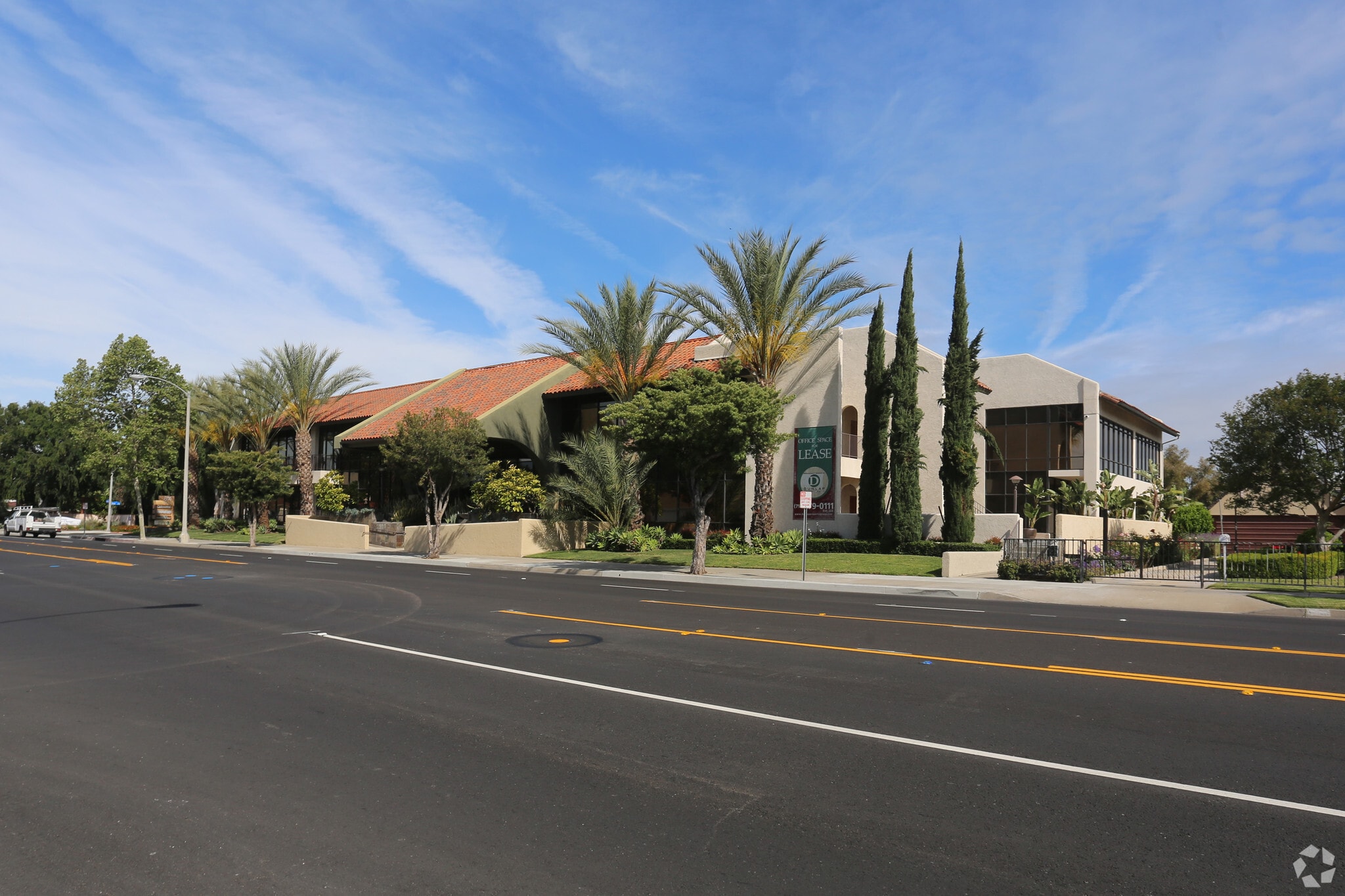 801 E Chapman Ave, Fullerton, CA for lease Building Photo- Image 1 of 10