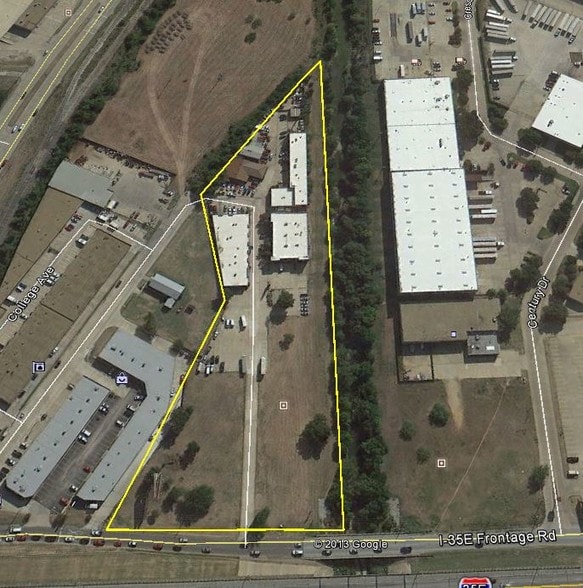 1039 N Interstate 35E, Carrollton, TX for lease - Building Photo - Image 3 of 16