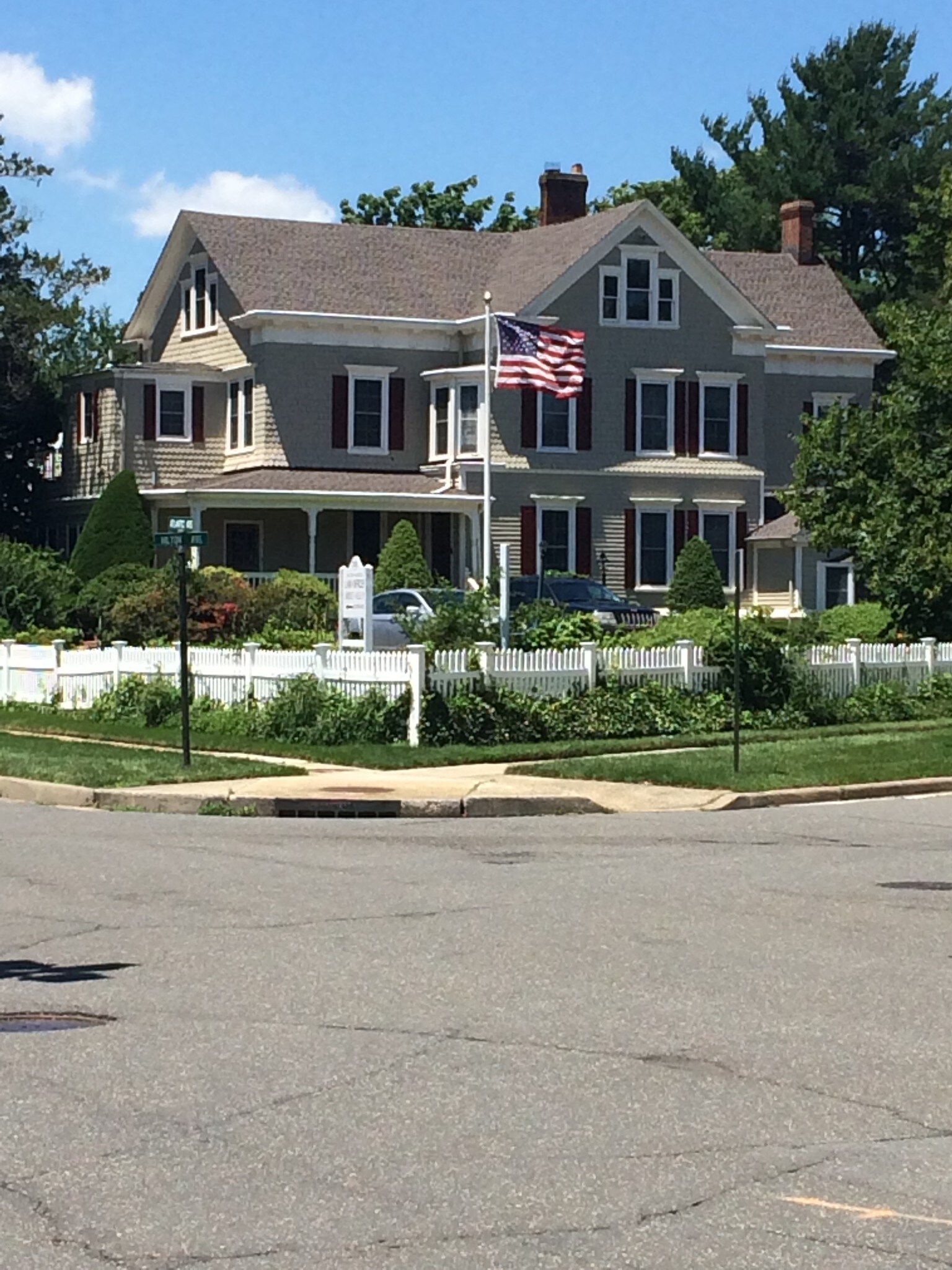 215 Hilton Ave, Hempstead, NY for sale Building Photo- Image 1 of 1