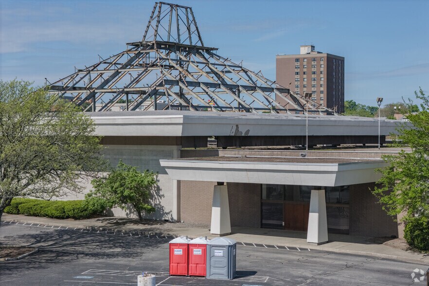 100 Main St, Pawtucket, RI for sale - Primary Photo - Image 1 of 1