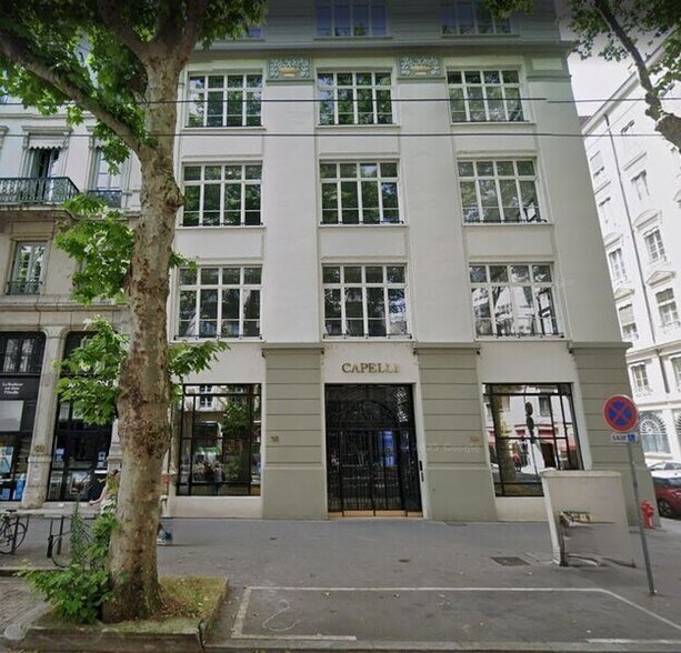 Office in Lyon for lease - Building Photo - Image 3 of 17