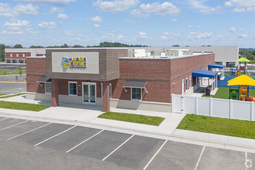 20005 Riverside Commons Plz, Ashburn, VA for sale - Primary Photo - Image 1 of 5