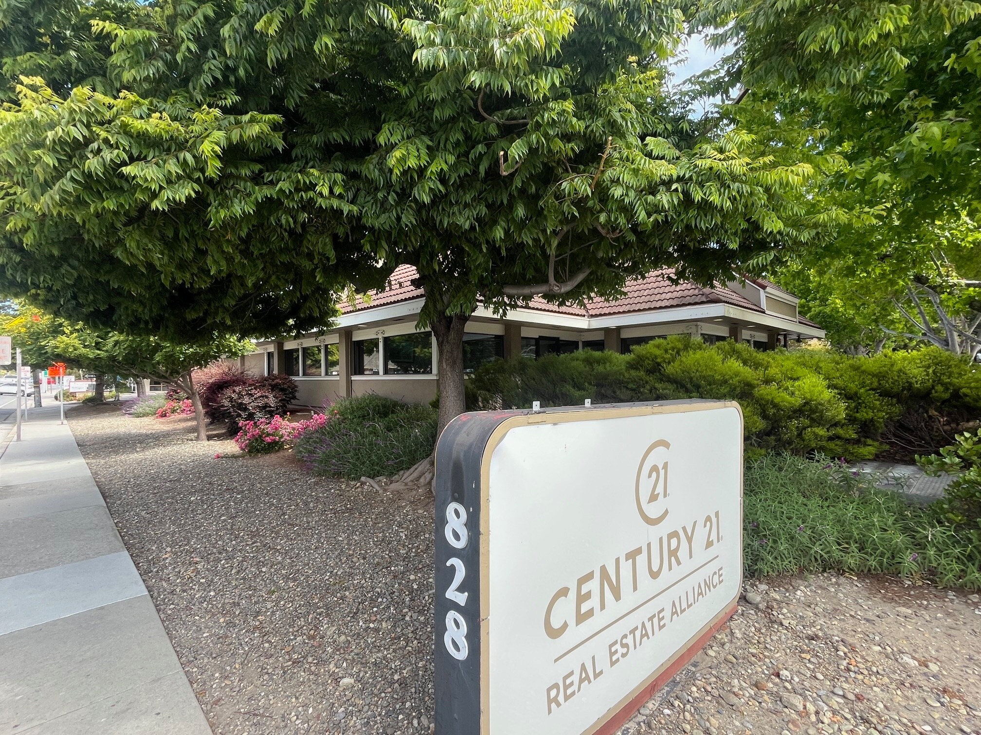 828 Bay Ave, Capitola, CA for lease Building Photo- Image 1 of 4