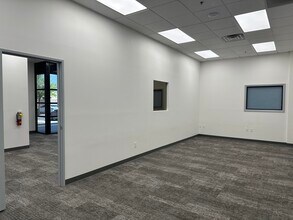 6420 Cameron St, Las Vegas, NV for lease Interior Photo- Image 2 of 6