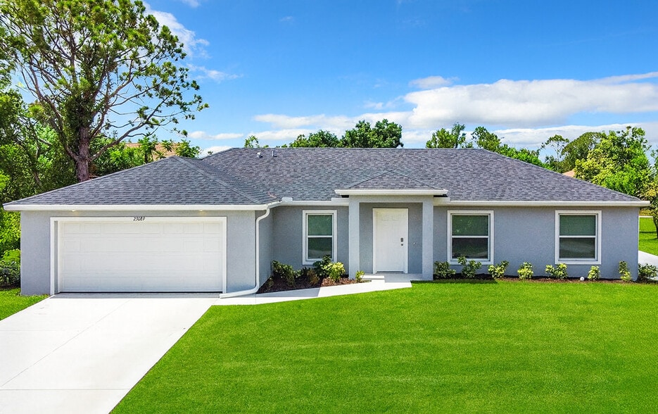 23089 Brewer Ave, Port Charlotte, FL for sale - Primary Photo - Image 1 of 1