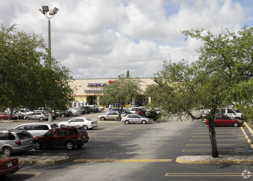 11800-11836 NW 10th Ave, Miami, FL for lease - Building Photo - Image 3 of 7