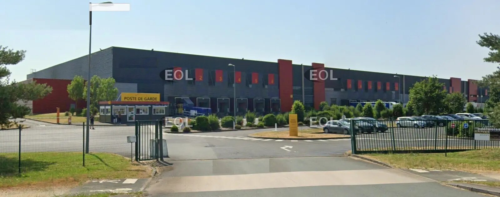 Industrial in SAINT-BARTHELEMY-D'ANJOU for lease Building Photo- Image 1 of 2