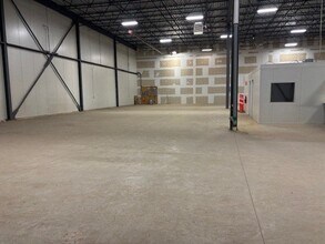 2810 Boul Guillaume-Couture, Lévis, QC for lease Interior Photo- Image 2 of 8