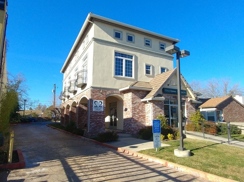 5676 Elvas Ave, Sacramento, CA for lease - Building Photo - Image 1 of 10