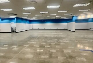 521 W Grand Ave, Haysville, KS for lease Building Photo- Image 1 of 2