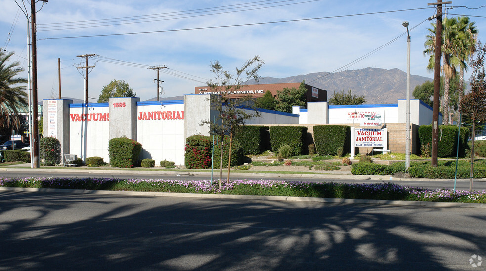 1595 W Foothill Blvd, Upland, CA for lease - Primary Photo - Image 1 of 8